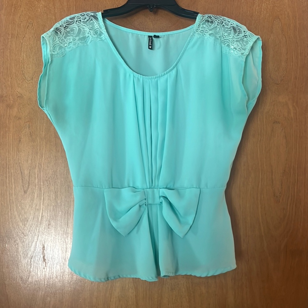 Adorable Seafoam Top